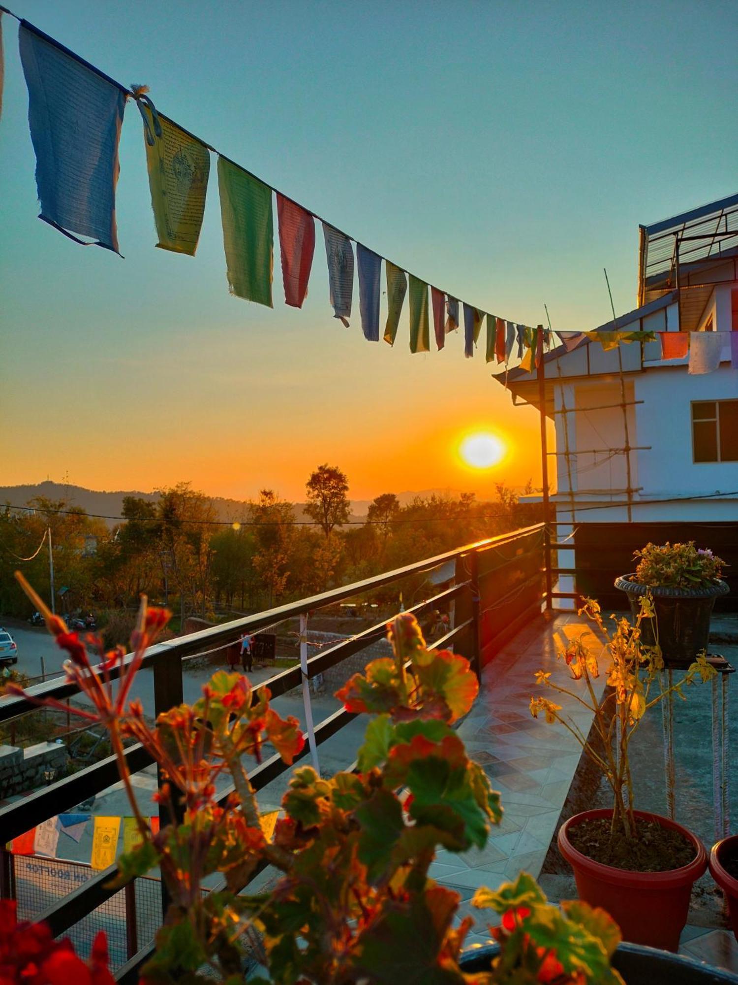 Raahi Stay, Landing Site Bir - Stay & Cafe 외부 사진